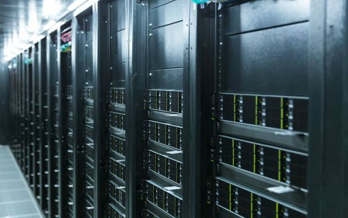 到2025年服务器将占全球数据中心资本支出的近一半