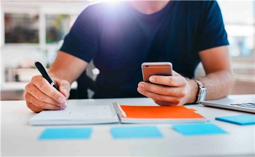 小说电影类网站适合选择香港服务器吗