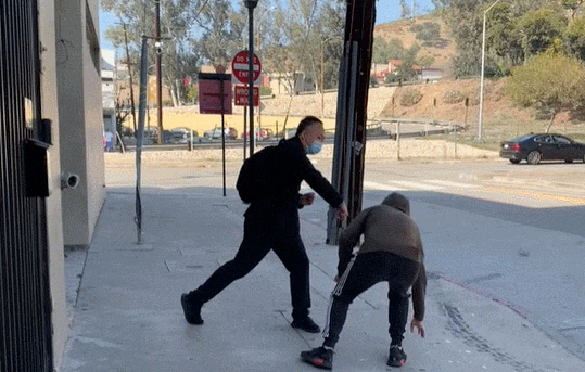 湖南籍教授在美遭持枪抢劫 用中国功夫击退劫匪