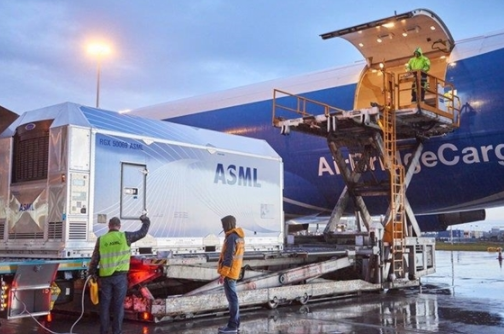 光刻机工厂突发火灾 ASML回应:损失评估还需几天时间