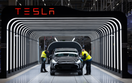 利润暴增800%,单车成本降至22.7万元!特斯拉交出最强年报